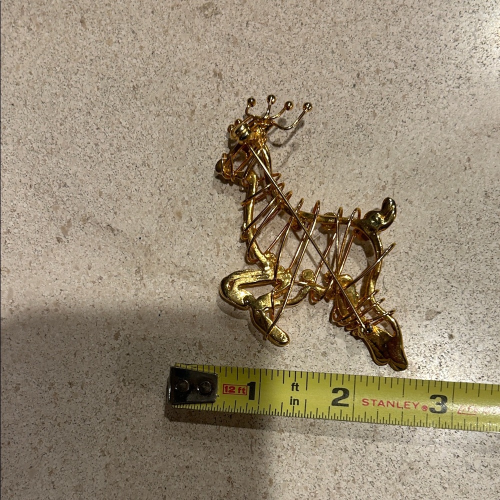 Holiday Elegant Stylized Gold Reindeer Brooch Grandma Core Cottage Core, Holiday - Picture 6 of 7